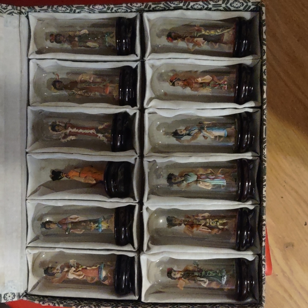 Vintage Circa Geisha dolls